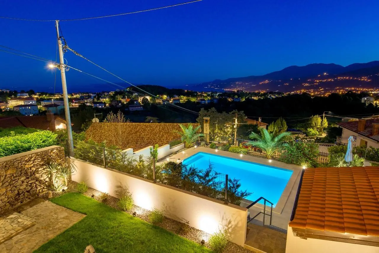 Srok Luxury Apartment With Pool Kastav
