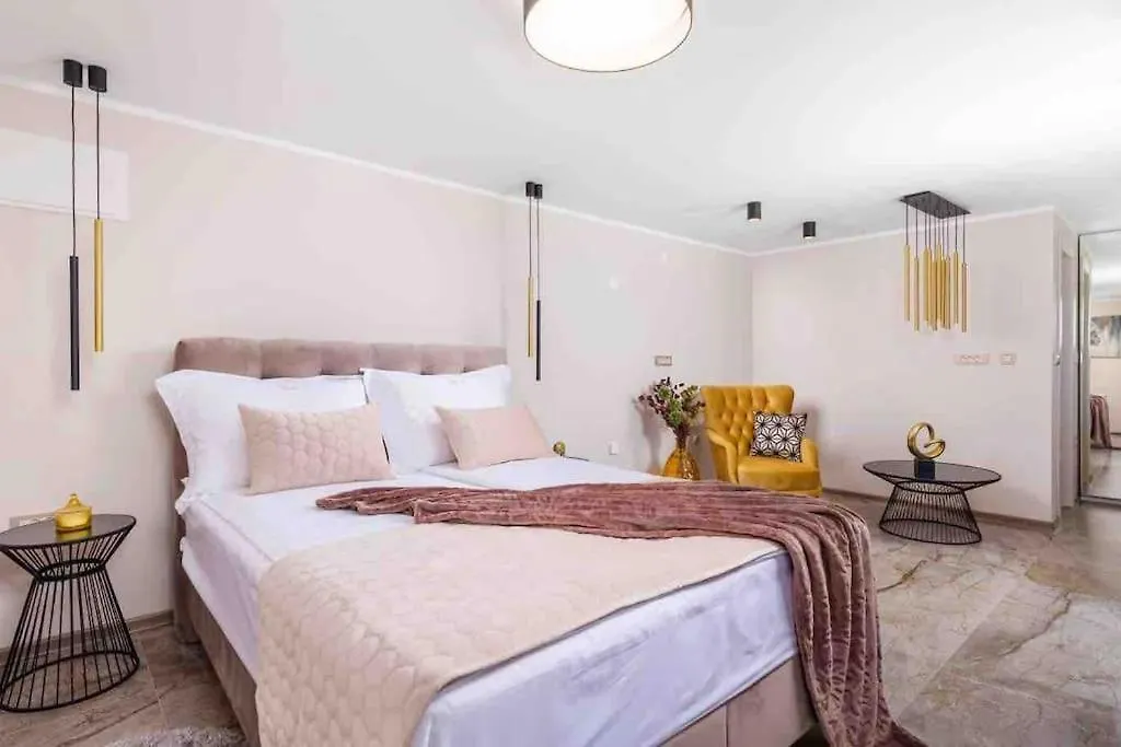 Srok Luxury Apartment With Pool Kastav