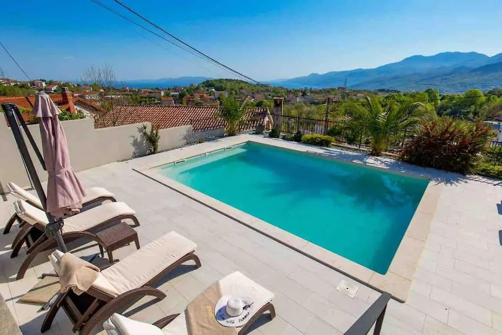 Srok Luxury Apartment With Pool Kastav