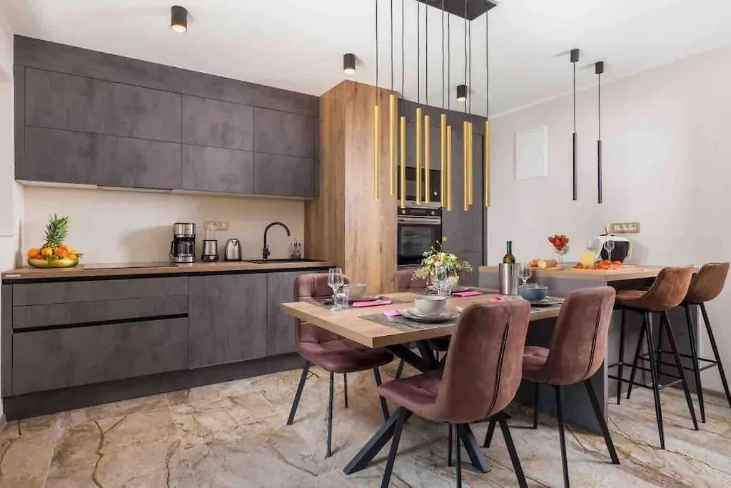 Srok Luxury Apartment With Pool Kastav