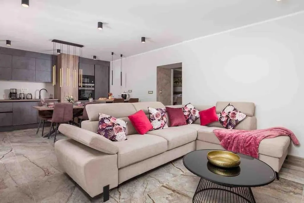 Srok Luxury Apartment With Pool Kastav Croatia