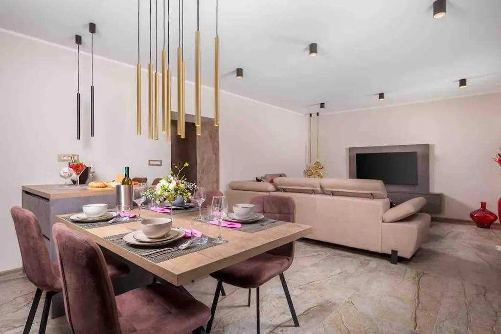 Srok Luxury Apartment With Pool Kastav