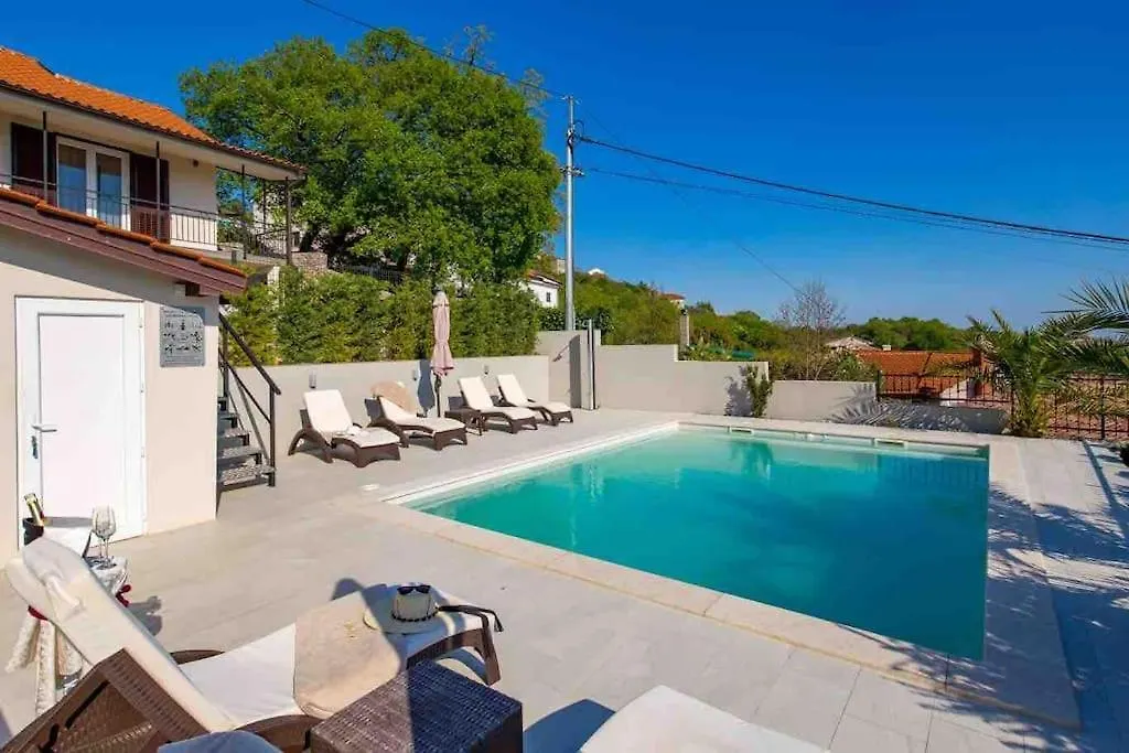 Srok Luxury Apartment With Pool Kastav