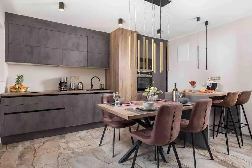 Srok Luxury Apartment With Pool Kastav