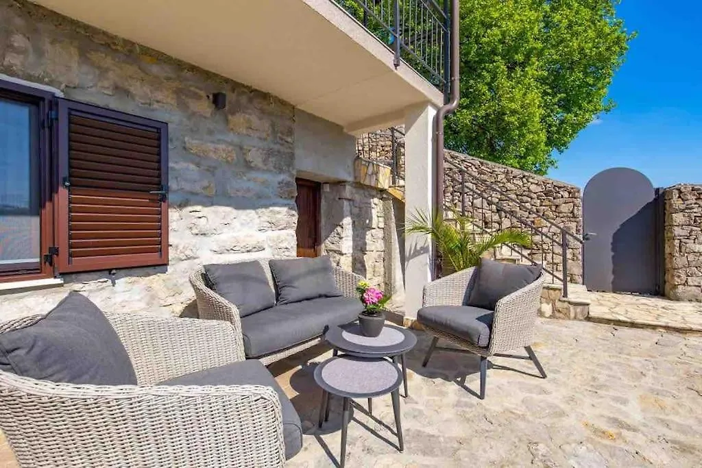 Srok Luxury Apartment With Pool Kastav
